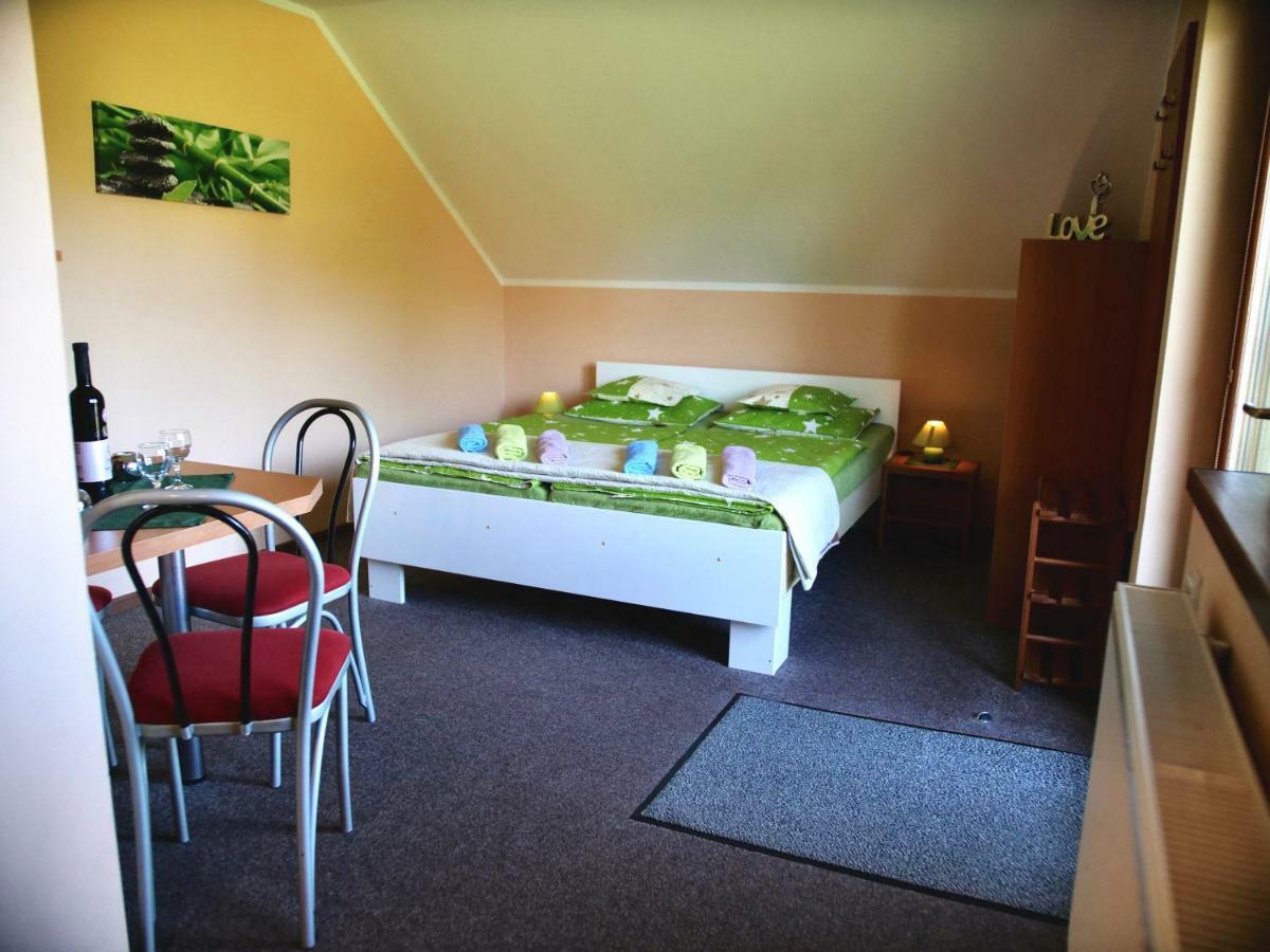 Apartmany U Slavky Besenova Bagian luar foto
